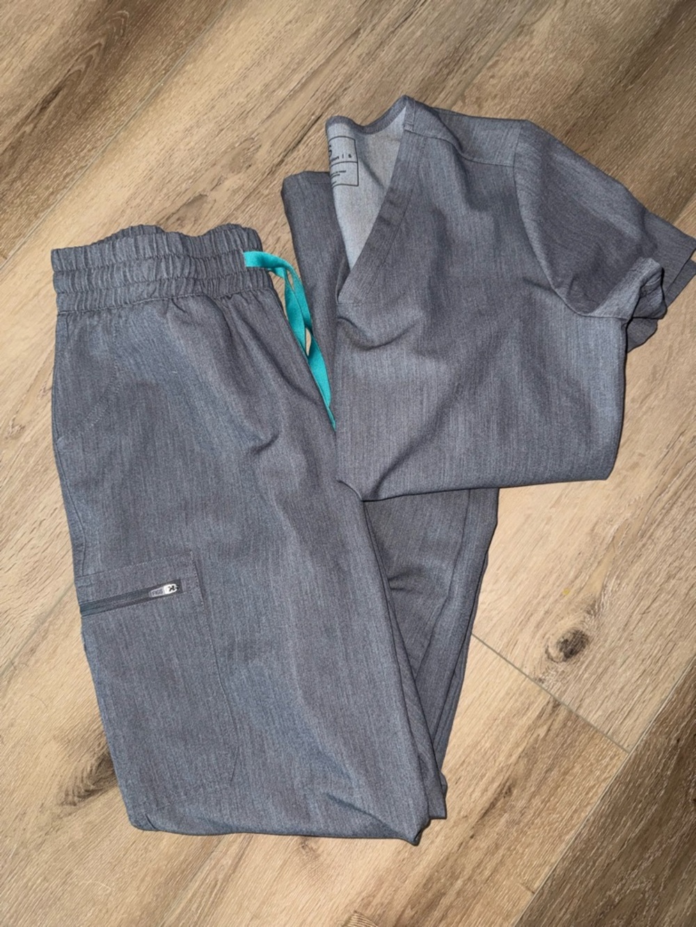 Figs Graphite Gray High Waisted Dowa Pants + Casma Scrubs Scrub Top Set S Tall